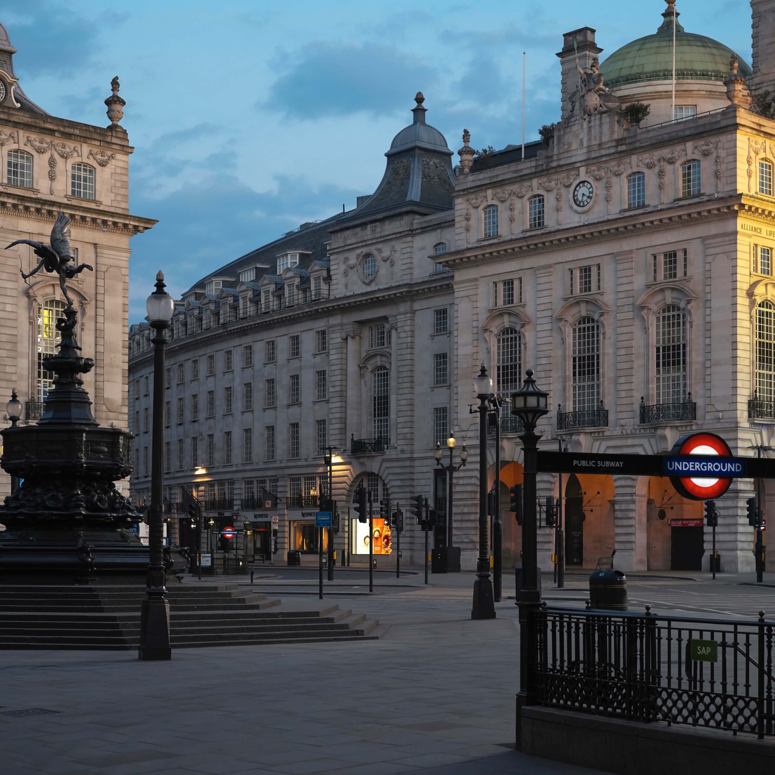 Simon Norfolk | Lost Capital