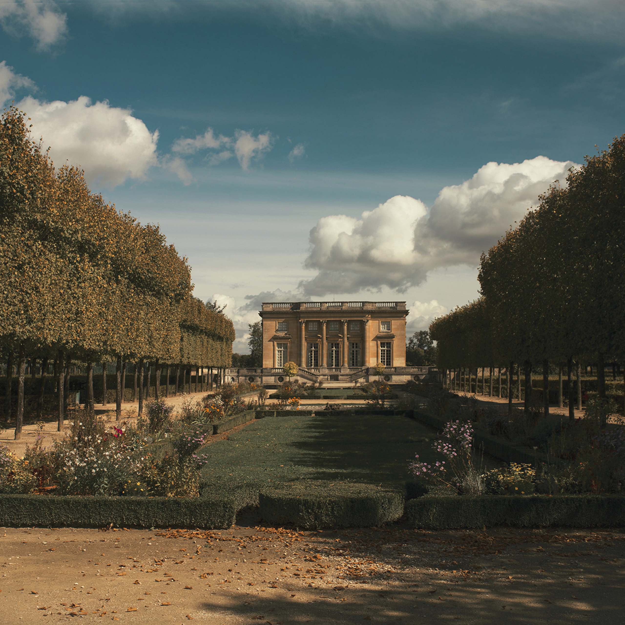 A JOURNEY THROUGH VERSAILLES WITH SIX HASSELBLAD CAMERAS