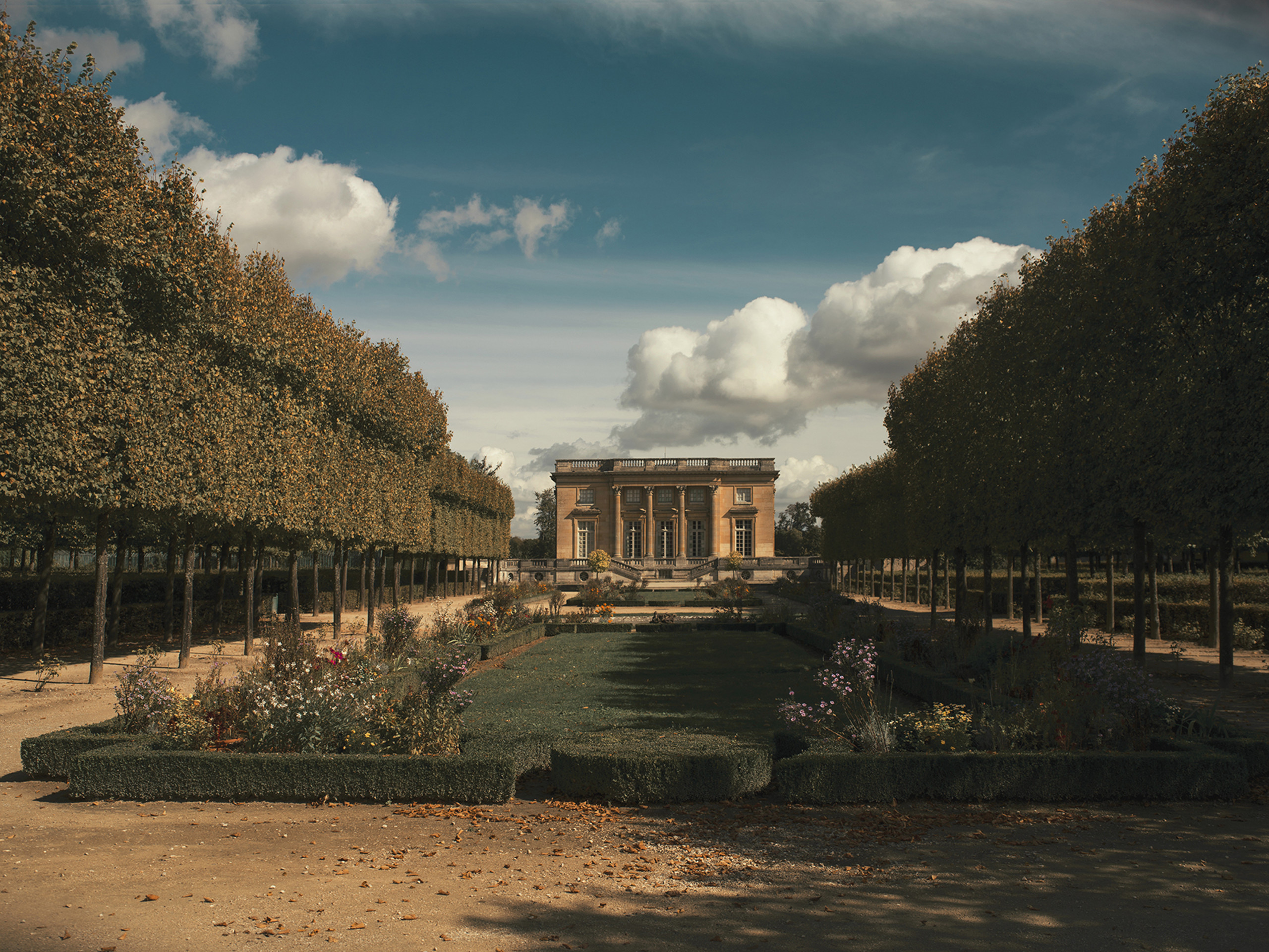 A JOURNEY THROUGH VERSAILLES WITH SIX HASSELBLAD CAMERAS