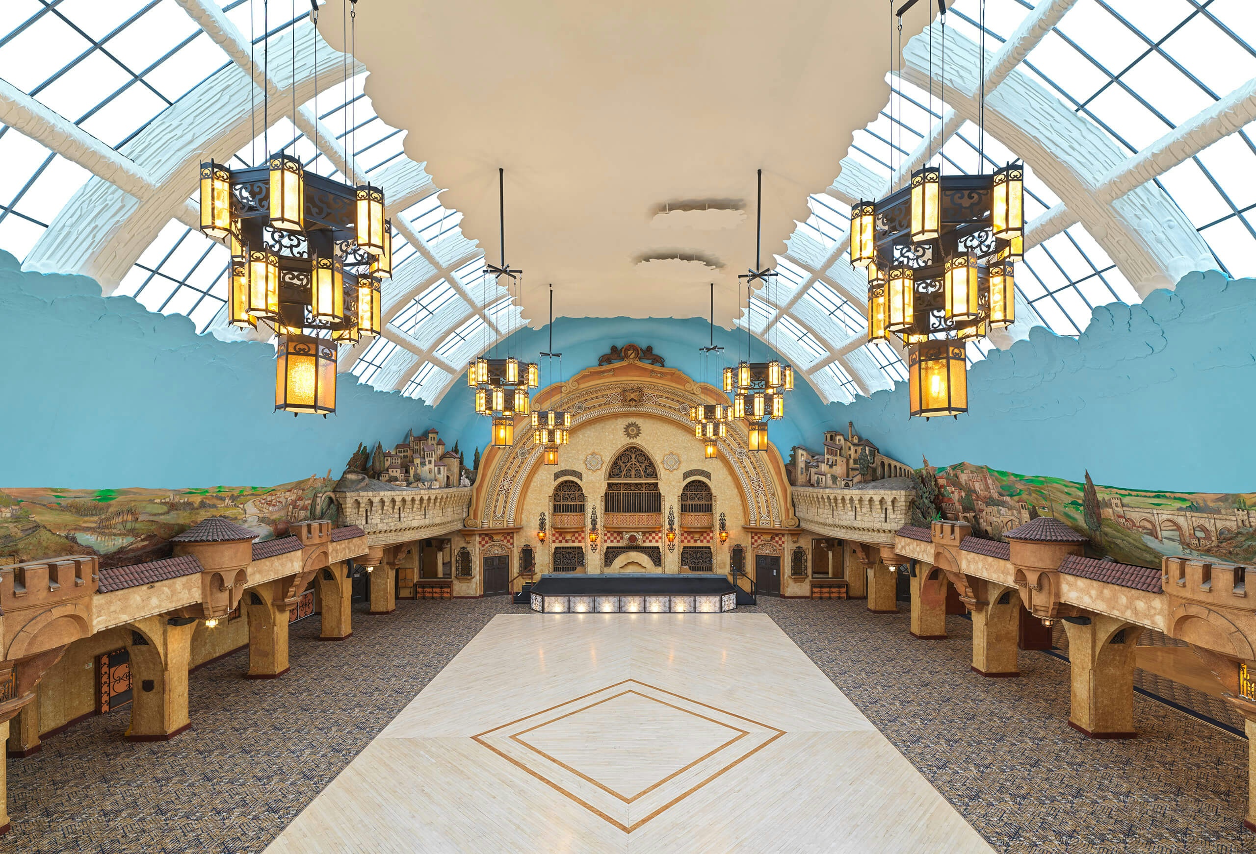 Sean Conboy | Capturing Architectural Grandeur with the XH Converter 0,8