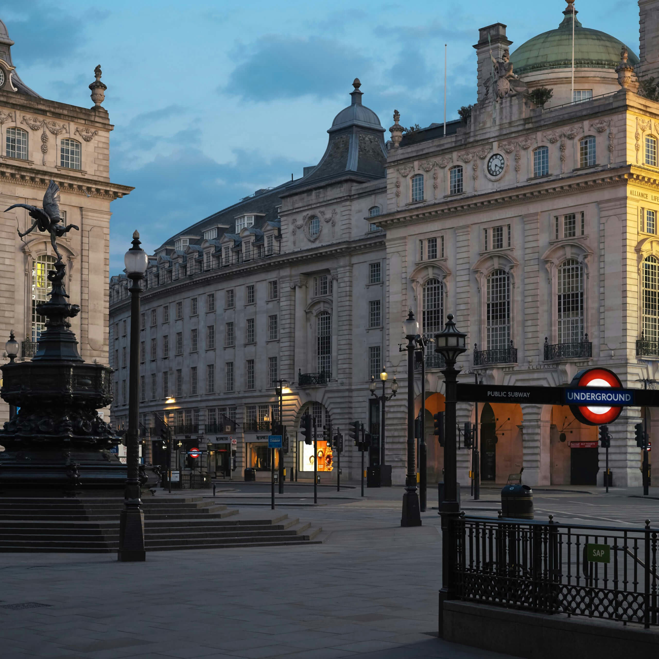 Simon Norfolk | Lost Capital